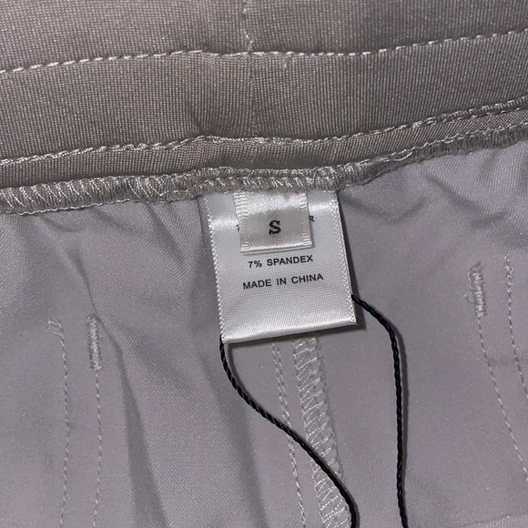 CODE NXT LIGHT/OVERCAST GRAY SCRUB SETS - Picture 4 of 4